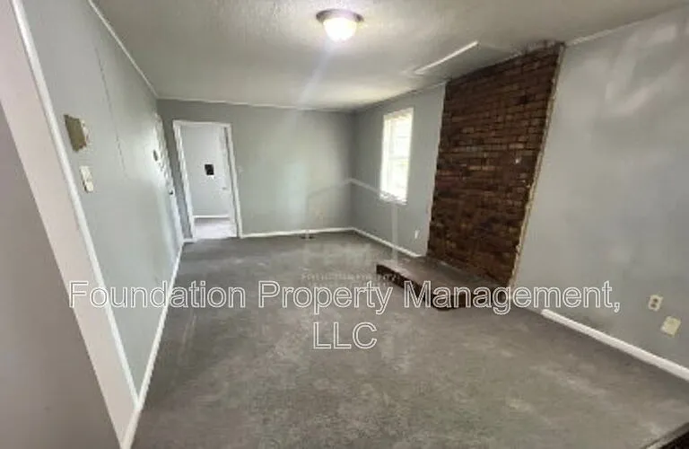 1700 Dabbs Ave — Photo 9
