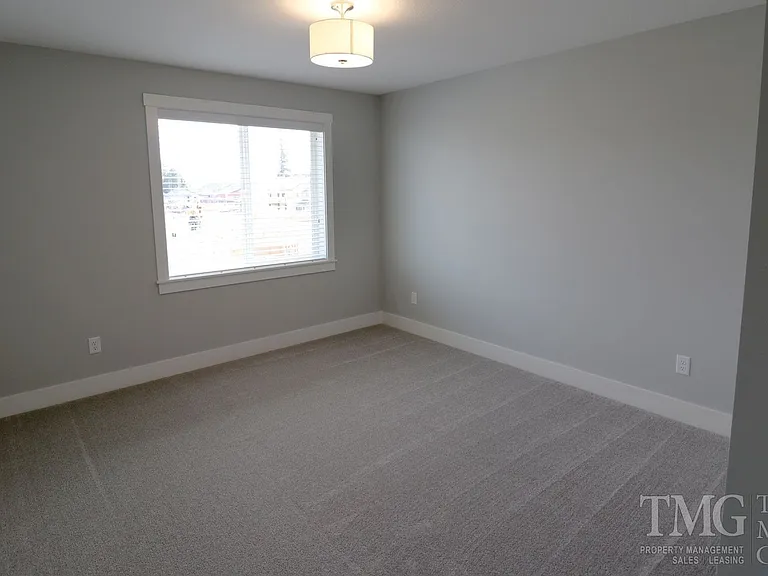 10816 NE 119th Pl — Photo 11