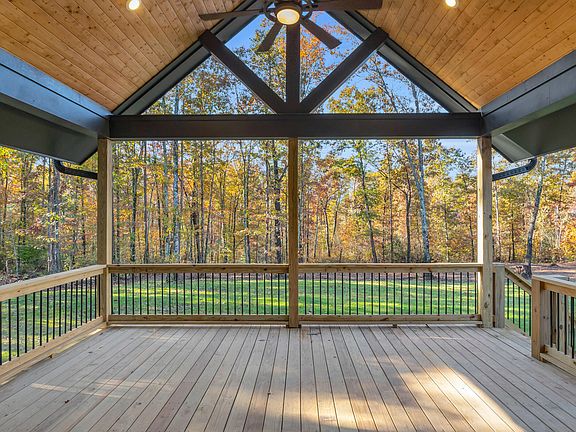 4th image of 2740 Mowbray Pike
