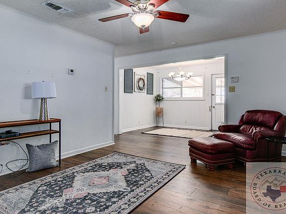3rd image of 3701 Porter Ave