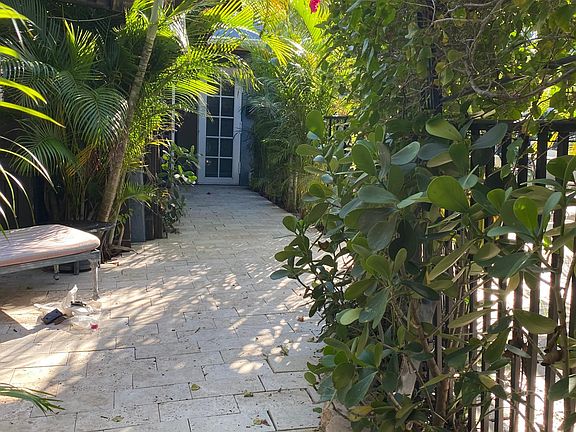 2nd image of 408 El Vedado #408