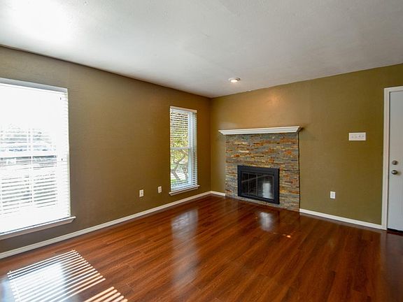 3rd image of 7511 Holly Hill Dr