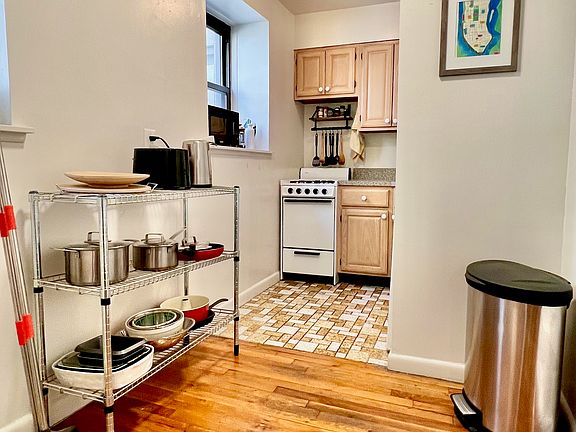 4th image of 303 W 92nd St APT 4A