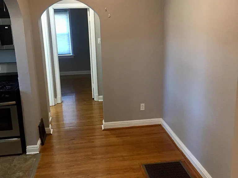 7000 Sutherland Ave #1 — Photo 3