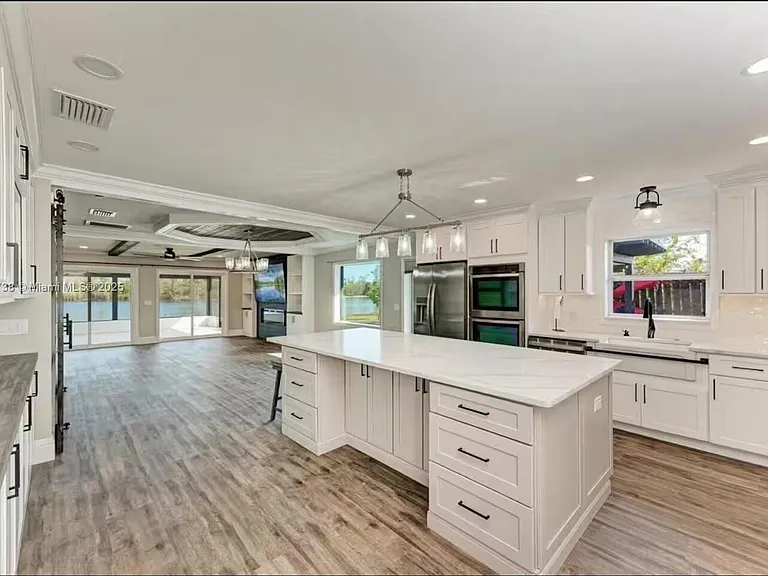 9675 SW Anchor Dr — Photo 15