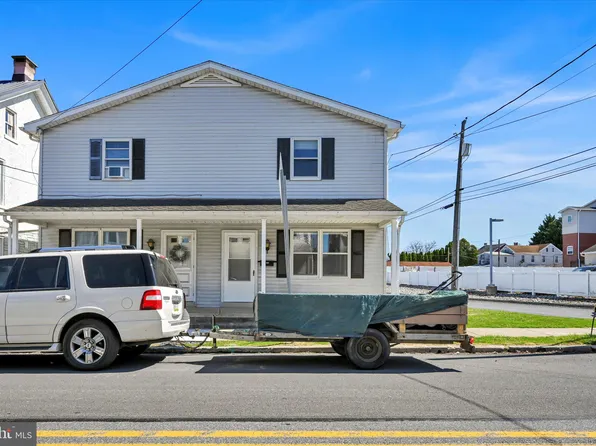 25 & 27 N Church St, Robesonia, PA 19551