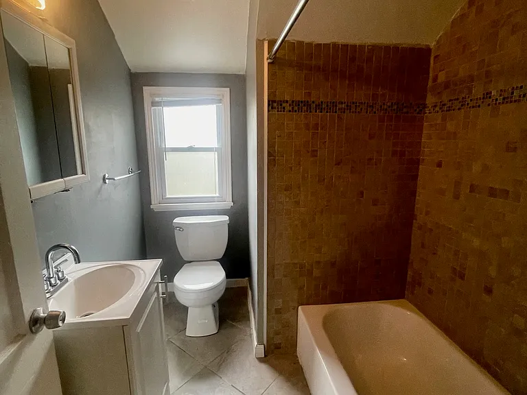 151 Eastmoreland Dr — Photo 19