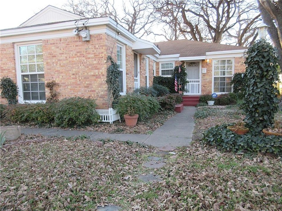 1st image of 921 Lucille St