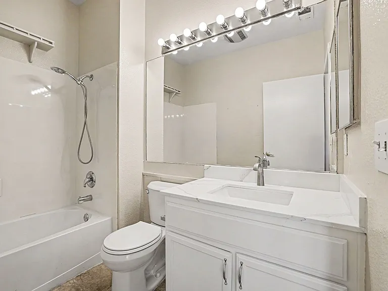 337 Upton Pyne Dr — Photo 2
