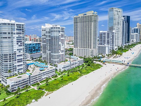 3rd image of 16485 Collins Ave APT 1038