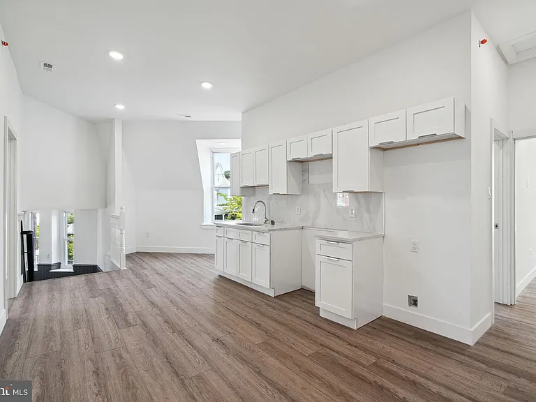 5164 Ridge Ave #3 — Photo 22