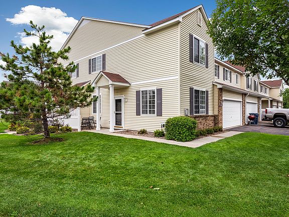 5th image of 386 Frederick Cir