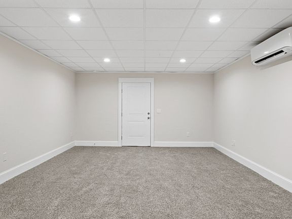 3rd image of 508 E Main St #208