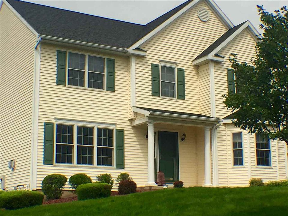 1st image of 6 Oakmont Ter
