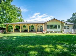 115 Blythewood Dr, Hendersonville, NC 28792