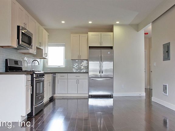 3rd image of 1140 Sanchez St APT 3