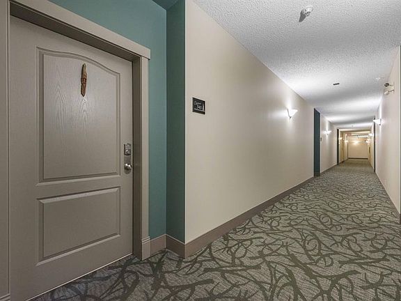 4th image of 20 W Discovery Ridge Close SW #341