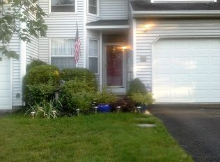 86 Delaware Ln, Branchburg, NJ 08876