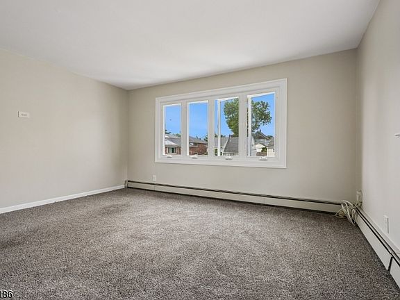 4th image of 15 Wright Ct Floor 2