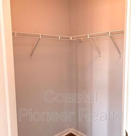11404 Misty Isle Ln — Photo 22