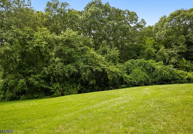85 Laurelwood Ct — Photo 28