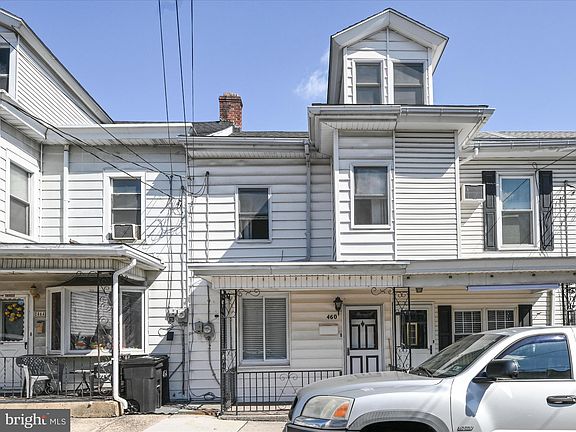 2nd image of 460 North St