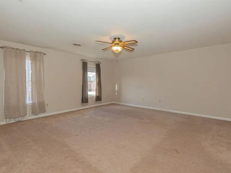 180 Muirfield Ct — Photo 25