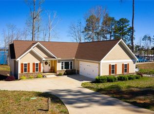 906 Twingate Ln, Seneca, SC 29672