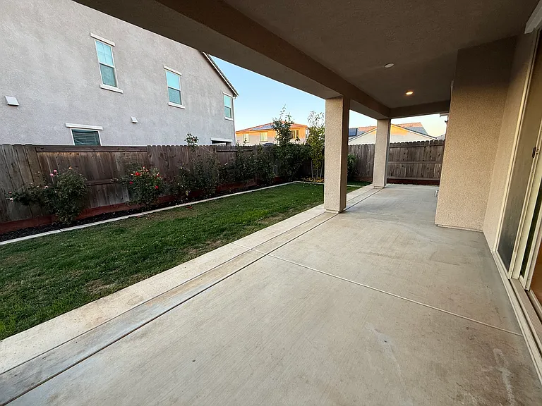 12920 Knightsbrook Ave — Photo 45
