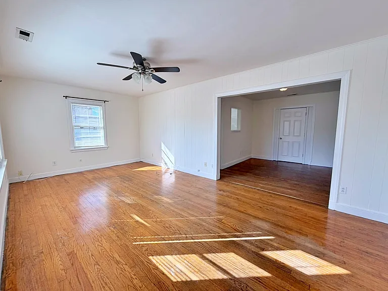 4838 Stanley Dr — Photo 7