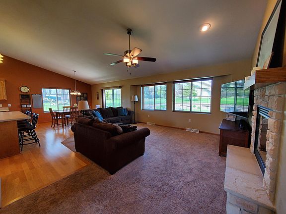 4th image of 620 E Lakeview Dr