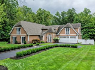 38 Cherry Ln, Upper Saddle River, NJ 07458