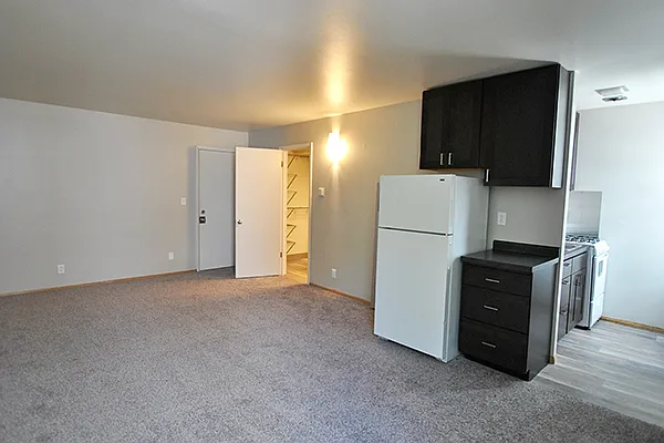 1040 E. Knapp St. — Photo 17
