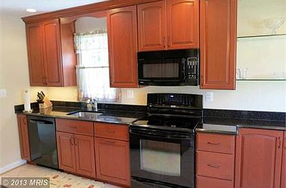 3rd image of 15221 Apricot Ln