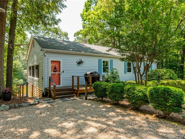 23 Windward Ln, Lancaster, VA 22503