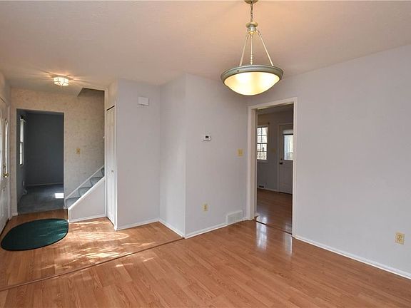 4th image of 140 Fredericksberg Dr