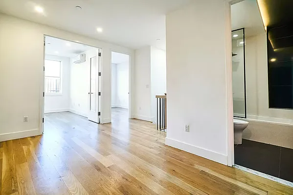 Rented by Lodger Corp | media 8