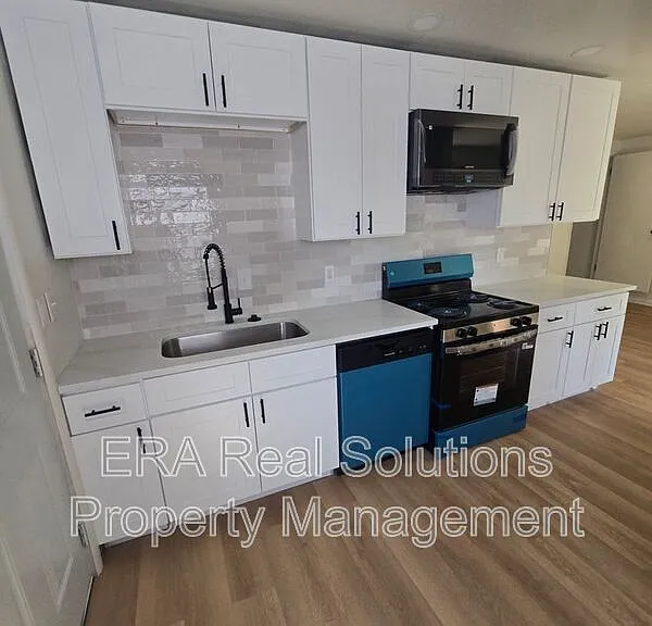 432 Catherine St — Photo 16