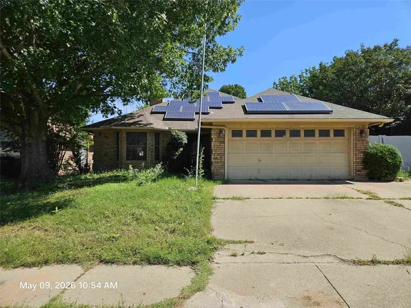 5817 Fox Hunt Dr, Arlington, TX 76017