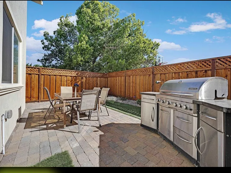 886 Laguna St — Photo 13