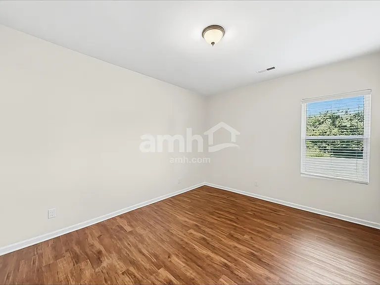 10103 Green Grass Rd — Photo 13