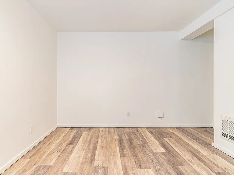 OneOne6 Apartments — Photo 17