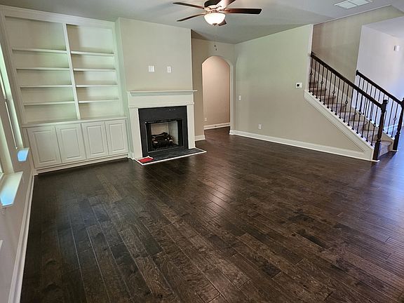 3rd image of 1006 Lakeview Oaks Ct #24-B