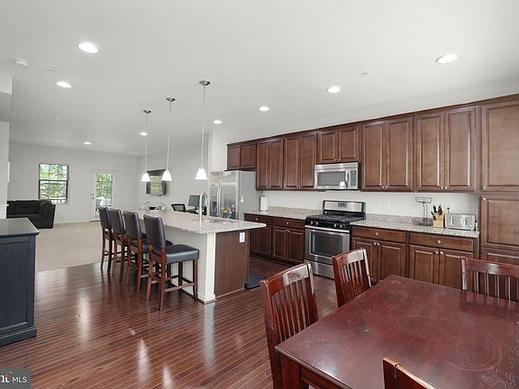 2nd image of 1015 Hawkins Way