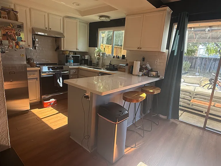4910 Lyra Ct — Photo 2