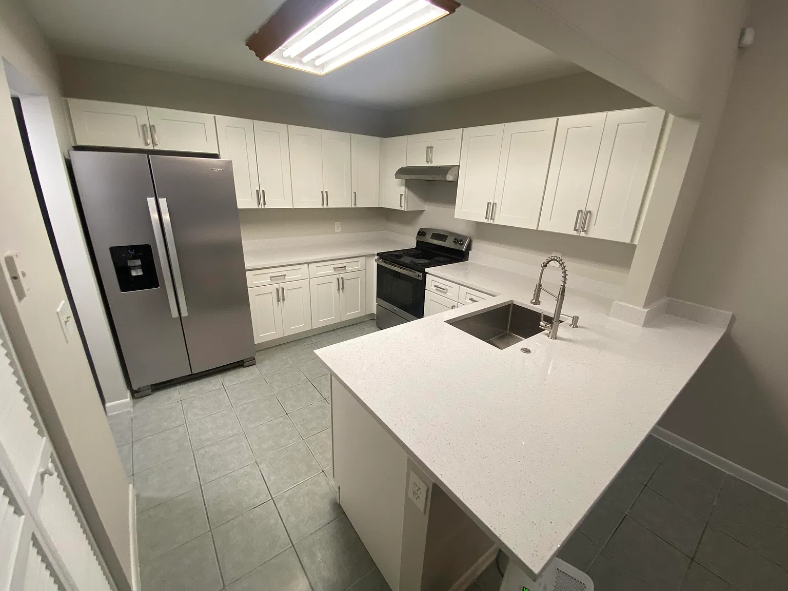 2 bed, 2.0 bath, 1137 sqft, $2,200 — Photo 2