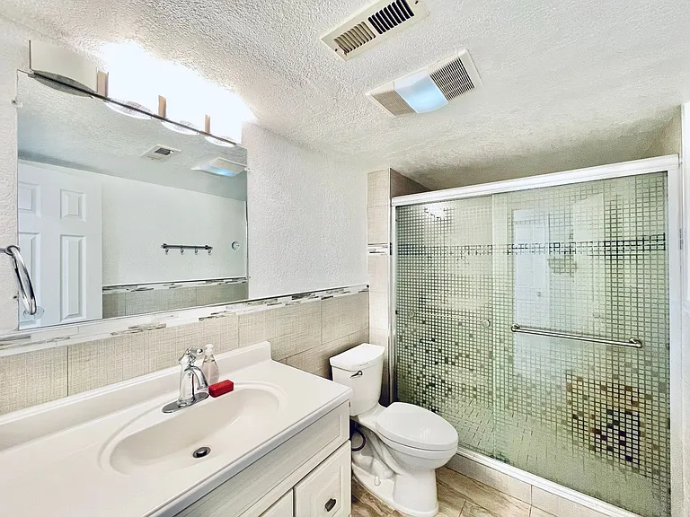 5614 17th Ave SW — Photo 9