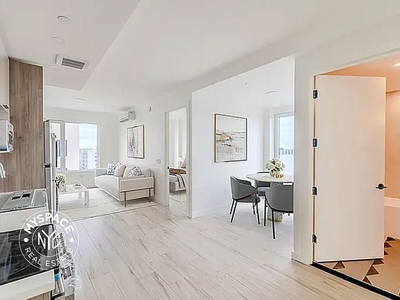 5th image of 2831 Church Ave APT 2R