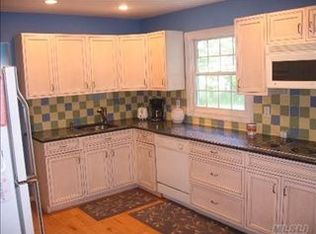 15 Wiigs Rd, Nesconset, NY 11767