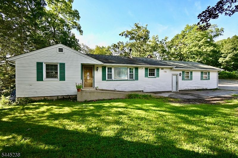 1st image of 45 Espanong Rd